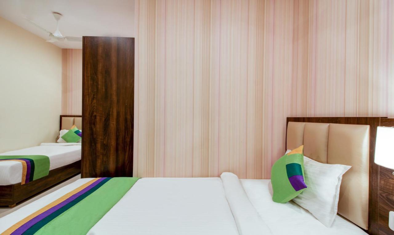 Treebo Trend Sindhura Grand Hotel Hyderabad Esterno foto
