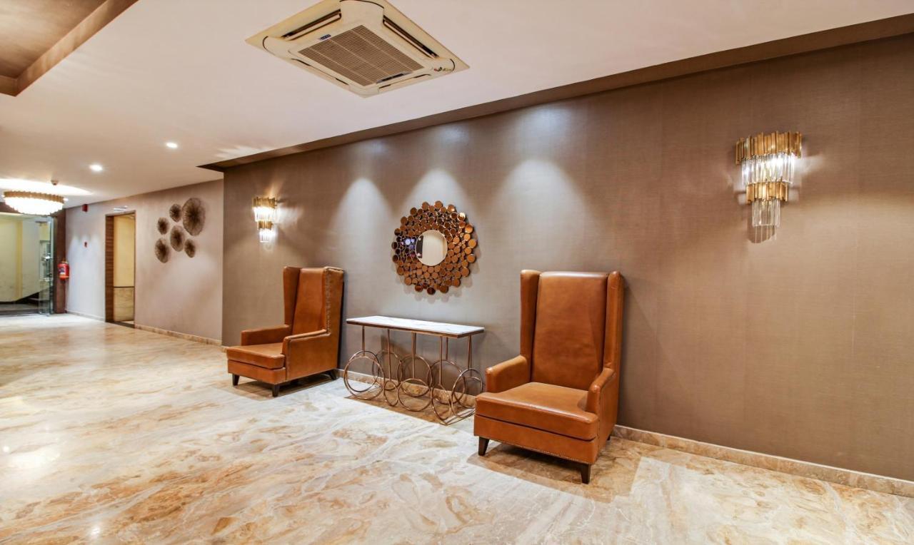 Treebo Trend Sindhura Grand Hotel Hyderabad Esterno foto
