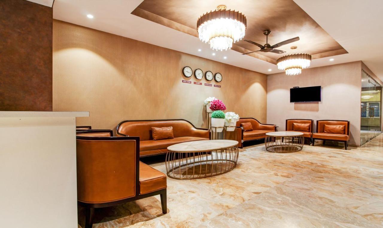 Treebo Trend Sindhura Grand Hotel Hyderabad Esterno foto