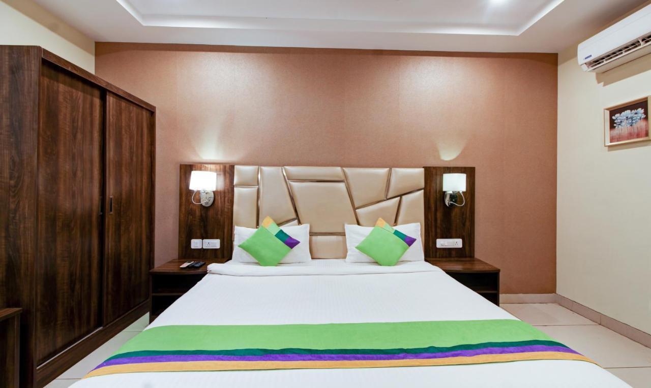 Treebo Trend Sindhura Grand Hotel Hyderabad Esterno foto